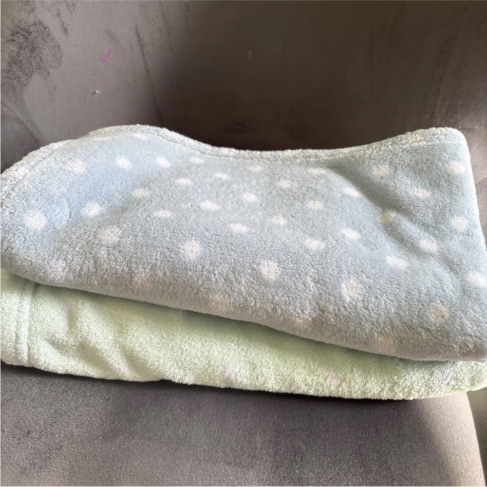 Lot of 4 Soft Polka Dot and elephants Baby Blankets - Picture 2 of 9